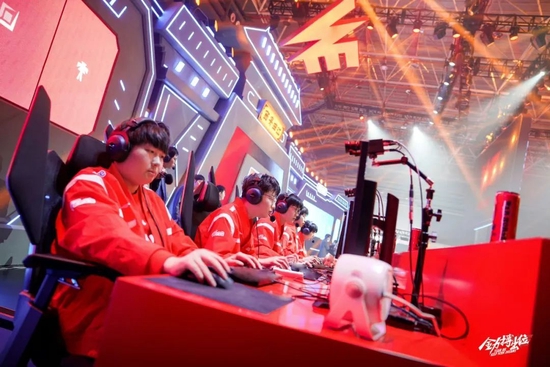 层显然胸有 层显然胸有